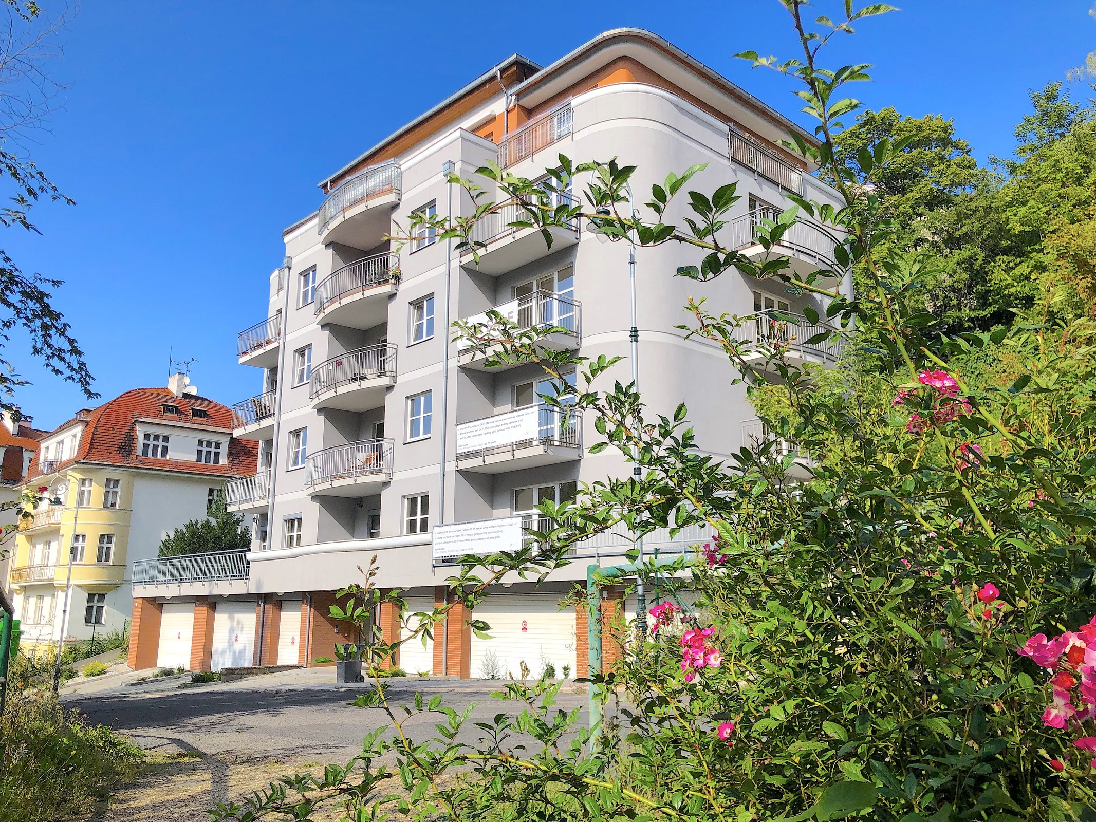 House and surroundings